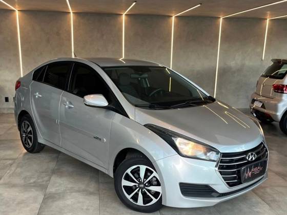 HYUNDAI HB20S 1.6 COMFORT PLUS 16V FLEX 4P AUTOMÁTICO
